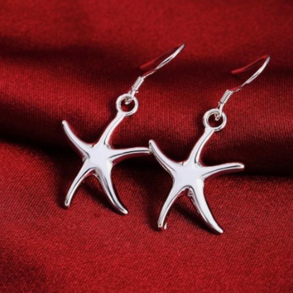 Jewelry - Totally Unique Silver Dangle Starfish Earrings NWOT